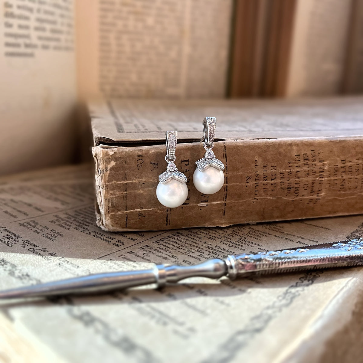 Old Hollywood Glam Earrings main image 0