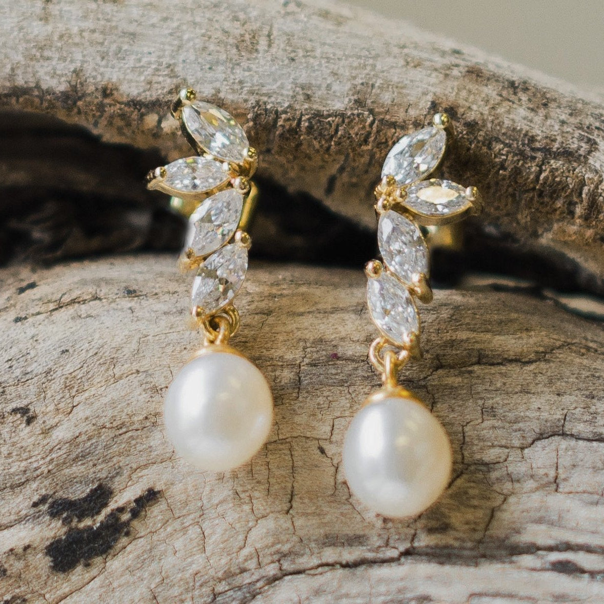 Jules Bridal - Shelly, Teardrop Pearl Gold Earrings